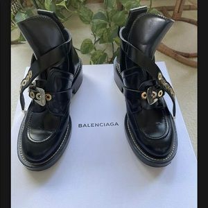 Balenciaga cutout buckle boots 37 6.5